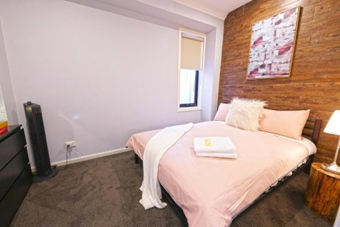 Fawkner Modern 3BR House Netflix WiFi Parking - Accommodation Perth 4