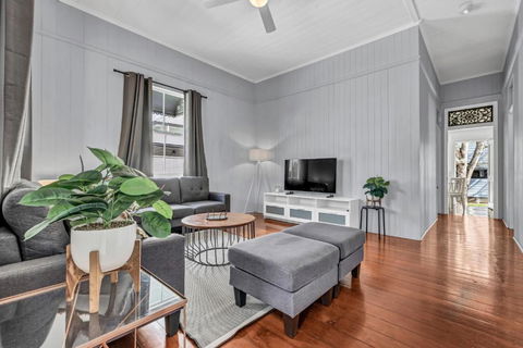 Gabba Central House 3BR2Bath Pets - Accommodation Perth 2