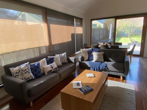 GALWAY COTTAGE - Accommodation Perth 0