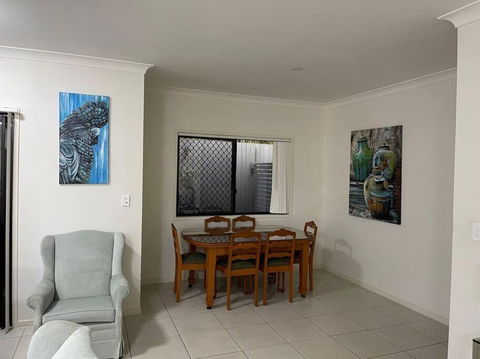 Georgina Townhouse - Perth Resorts 3