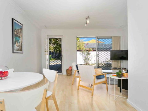 Getaway Villa 2br, Sleeps 4, Near Beach - Accommodation Perth 0