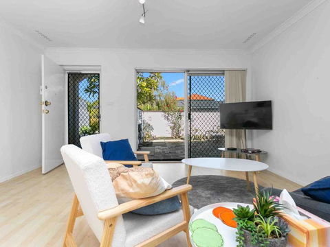 Getaway Villa 2br, Sleeps 4, Near Beach - Accommodation Perth 2