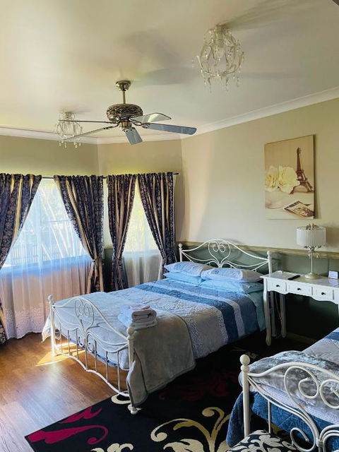 GOLDEN LACE B&B - Accommodation Perth 4