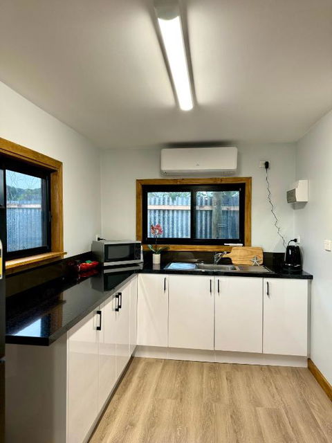 GORGE Chocolates Tiny House - Accommodation Perth 2