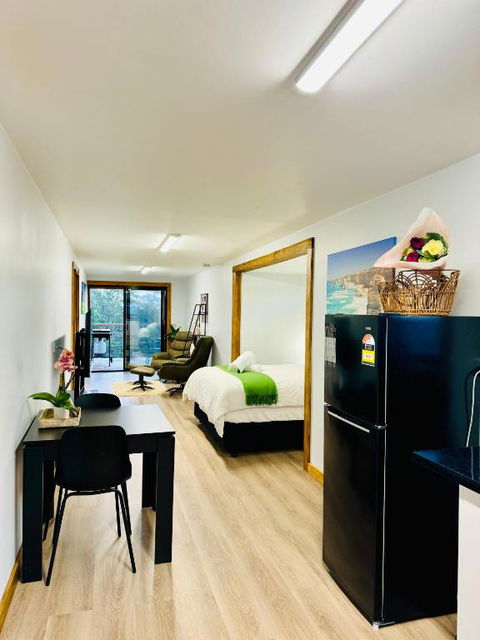 GORGE Chocolates Tiny House - Accommodation Perth 3