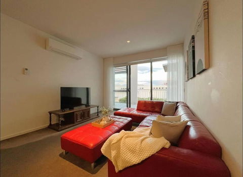 GW24-1 BATH 2 BR At The Glen With FREE Parking And Balcony - Accommodation Perth 3