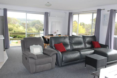 Greens Beach Escape - Accommodation Perth 4