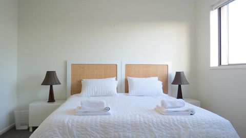 GREENWAY WATERS Apartments - Accommodation Perth 4