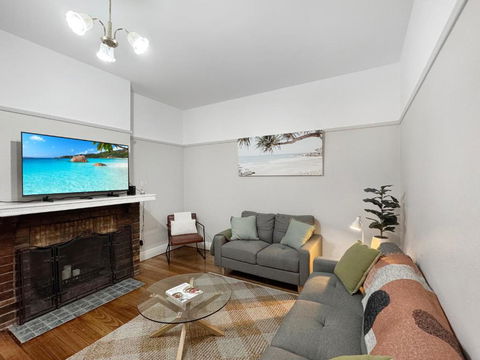 Ground Floor Apartment, 250 Metres To The Beach - Accommodation Perth 2