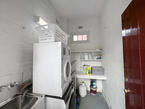 Ground Floor Apartment, 250 Metres To The Beach - Accommodation Perth 3