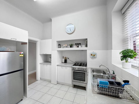 Ground Floor Apartment, 250 Metres To The Beach - Accommodation Perth 4