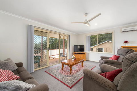 H1211 Mission Terrace Lakewood Heights Estate - Accommodation Perth 0