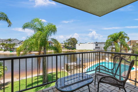 HACIENDA- CANAL VIEWS AND COMFORT - Perth Resorts 3