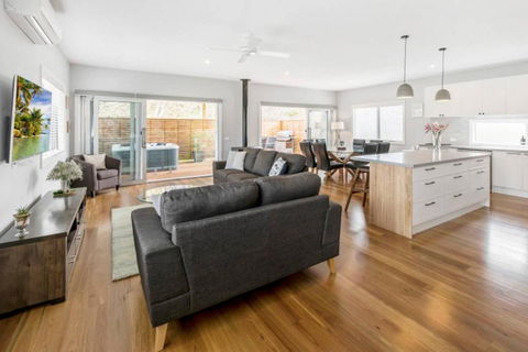 HALE KUPA Rye Beach House Spa Table Tennis - Perth Resorts 0