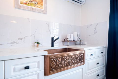 Hamptons Hideaway - Perth Resorts 0