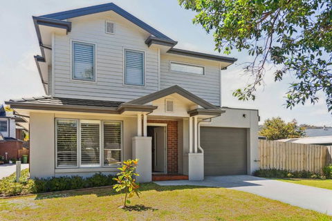 Hamptons-style Haven For Laidback Family Living - Perth Resorts 3