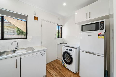 Harmony At Henley Beach - Perth Resorts 2