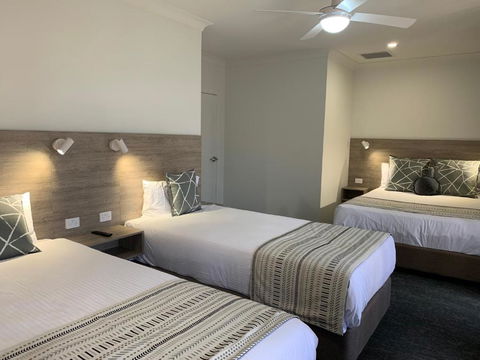 Hamilton Henry Parkes Motor Inn - Perth Resorts 2