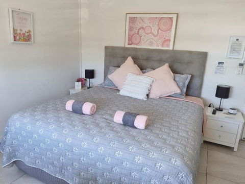 GUESTHOUSE On REGENT Bed & Breakfast - Accommodation Perth 2