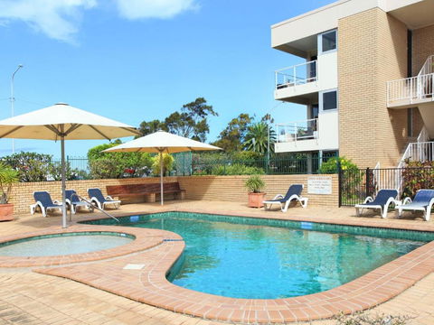 Headlands 10 Two Bedroom Beachside Apartment With Magical Ocean Views Great Value For Money - Perth Resorts 1