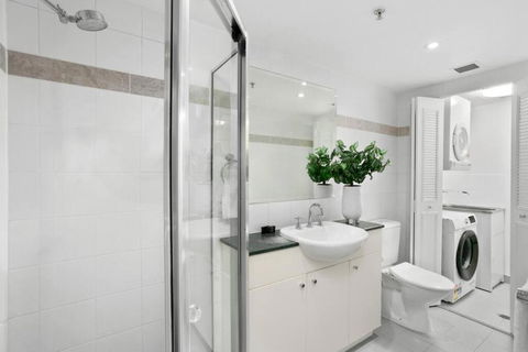HELP1 - Chatswood Charm Central Apartment Near Station - Perth Resorts 3