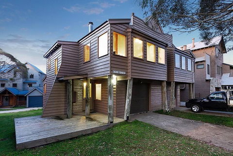 HAY SHED Chalet, Alpine-getaways - Perth Resorts 0