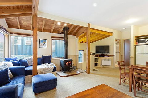 HAY SHED Chalet, Alpine-getaways - Perth Resorts 3