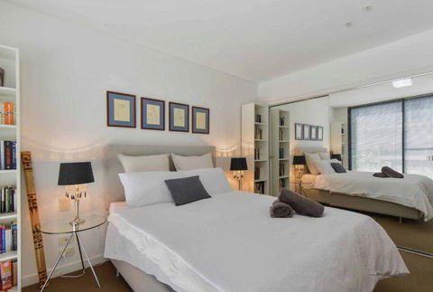 HAZEL Chapel St Socialite. Pool, Spa & Gym - Perth Resorts 2
