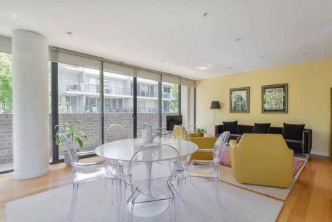 HAZEL Chapel St Socialite. Pool, Spa & Gym - Perth Resorts 3