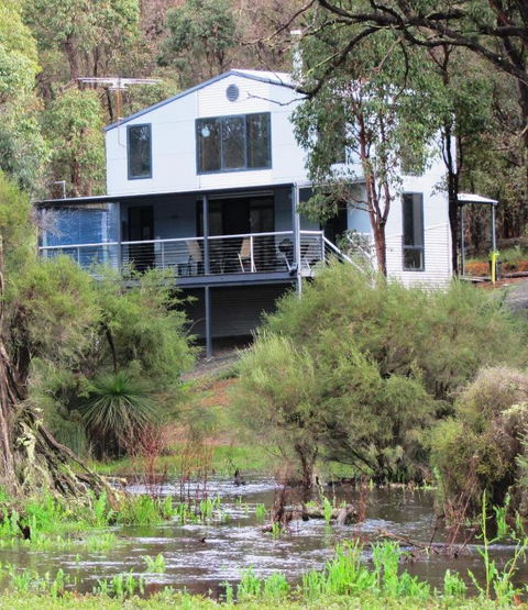 Hidden Grove Retreat - Accommodation Perth 0