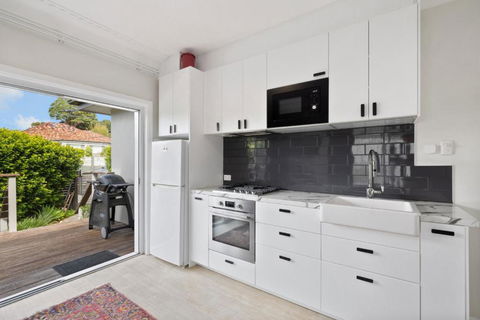 Hidden Hideaway - Spacious Sanctuary - Perth Resorts 0