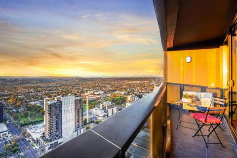 Highrise Skyline Spectacular View Luxury 2B2B1C - Perth Resorts 0
