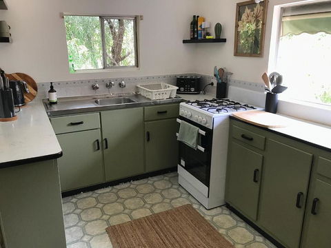 HILLSIDE HAVEN CHARMING C1920 COTTAGE Pet Friendly Sleeps 1 - 6 - Perth Resorts 3