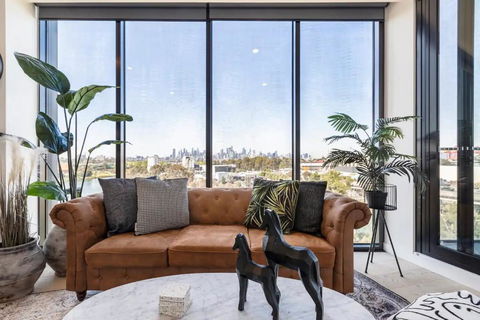 Hip Condo On Maribyrnong River Cityscape Views! - Perth Resorts 1