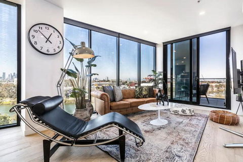 Hip Condo On Maribyrnong River Cityscape Views! - Perth Resorts 0