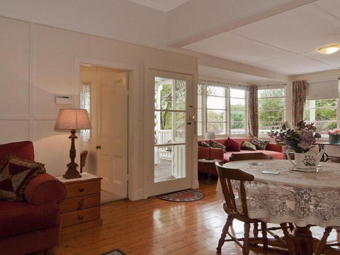 Hollyoak Cottage - Perth Resorts 2