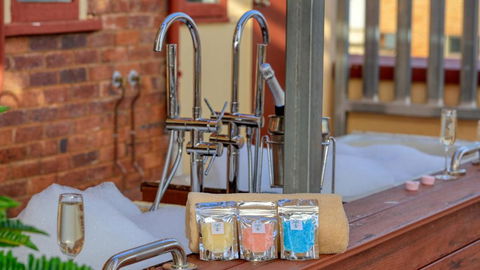 Hotel Corones - Accommodation Perth 3