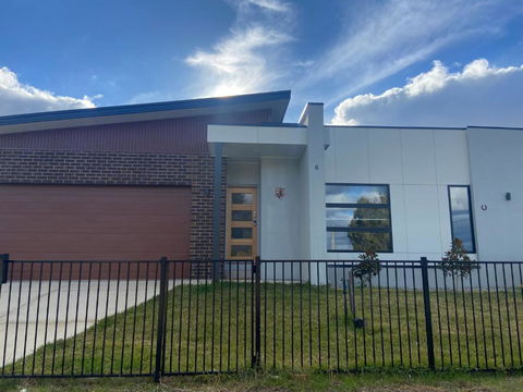 Home Away From Home - Accommodation Perth 3