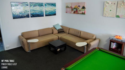 Hot Tub, Ice Bath, Gym, Sauna, Pool Table Coorparoo Haven - Accommodation Perth 3