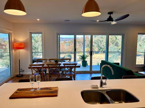 House On The Hill - Accommodation Perth 0