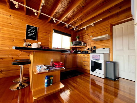 House With Bay Views - St Helens Family Escape - Perth Resorts 2