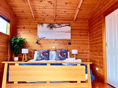 House With Bay Views - St Helens Family Escape - Perth Resorts 3