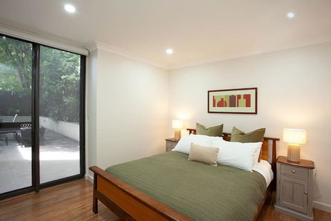 Huge 3 Bed Camperdown Garden Apt W Parking Aircon - Perth Resorts 2