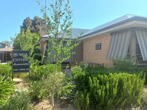 Hunter Cottage Euroa - SHORT TERM RENTAL - Perth Resorts 1