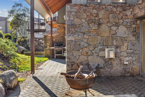 Ice 3 - Accommodation Perth 1