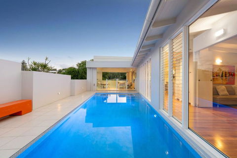 Iconic Noosa Beach House In McAnally Drive Sunshine Beach - Accommodation Perth 0