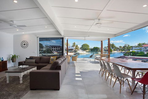 INCREDIBLE VALUE - Perfect For Large Families - Accommodation Perth 2
