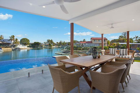 INCREDIBLE VALUE - Perfect For Large Families - Accommodation Perth 1