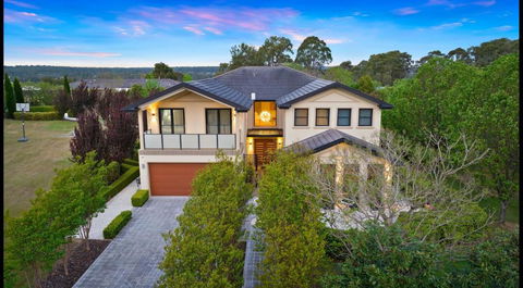 HOT HOT Spoil Someone Special At This Luxe Hunter Valley Estate - Stunning Luxury In Super Central Location - Perth Resorts 1