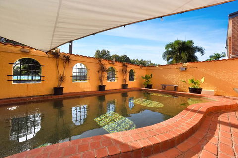 Adobe Motel - Perth Resorts 1